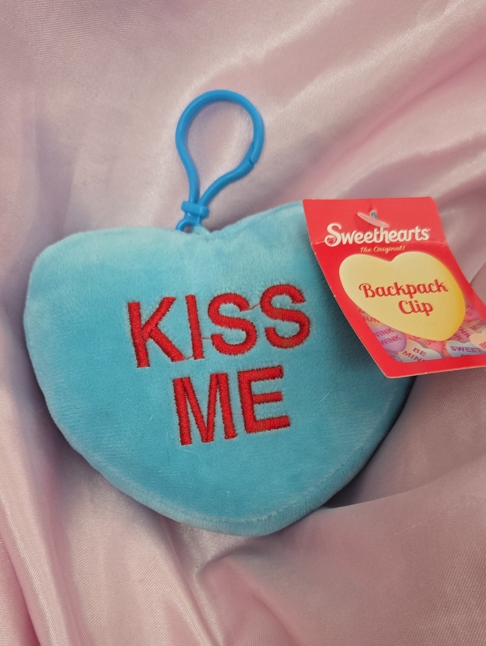 Sweethearts "KISS ME" Blue Heart Backpack Clip